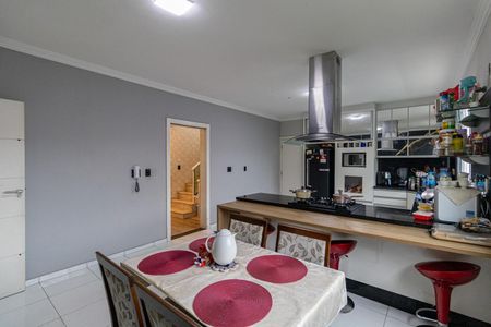 Casa à venda com 300m², 4 quartos e 4 vagasCozinha