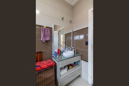 Casa à venda com 300m², 4 quartos e 4 vagasBanheiro Suíte 1