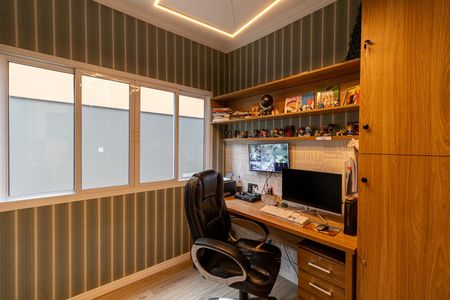 Casa à venda com 300m², 4 quartos e 4 vagasEscritório