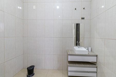 Casa à venda com 300m², 4 quartos e 4 vagasBanheiro Suíte 2