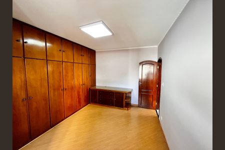 Casa à venda com 164m², 3 quartos e 3 vagasSuíte