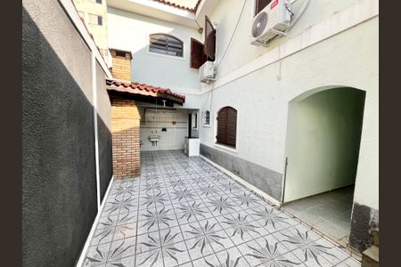 Casa à venda com 164m², 3 quartos e 3 vagasQuintal