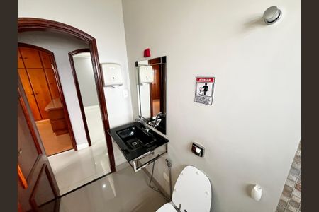 Casa à venda com 164m², 3 quartos e 3 vagasBanheiro