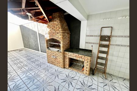 Casa à venda com 164m², 3 quartos e 3 vagasQuintal