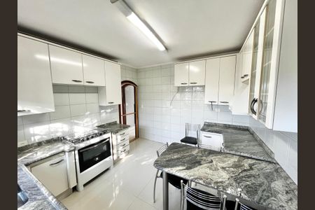 Casa à venda com 164m², 3 quartos e 3 vagasCozinha