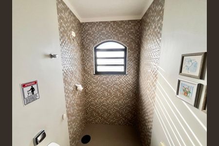 Casa à venda com 164m², 3 quartos e 3 vagasBanheiro