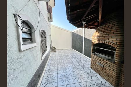 Casa à venda com 164m², 3 quartos e 3 vagasQuintal