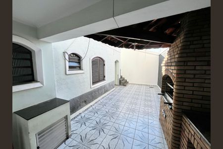 Casa à venda com 164m², 3 quartos e 3 vagasQuintal