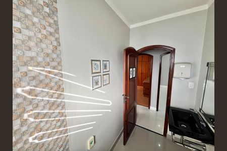 Casa à venda com 164m², 3 quartos e 3 vagasBanheiro