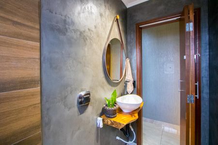 Casa à venda com 215m², 3 quartos e 2 vagasBanheiro social