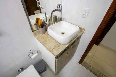 Casa à venda com 215m², 3 quartos e 2 vagasBanheiro do quarto 2