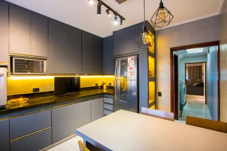 Casa à venda com 215m², 3 quartos e 2 vagasCozinha