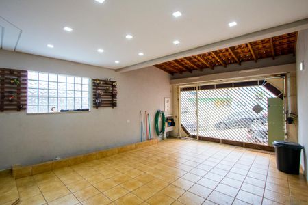 Casa à venda com 215m², 3 quartos e 2 vagasGaragem