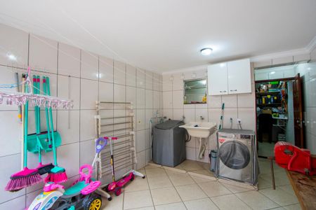 Casa à venda com 215m², 3 quartos e 2 vagasÁrea de serviço