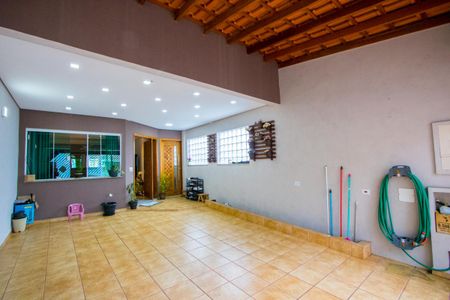 Casa à venda com 215m², 3 quartos e 2 vagasGaragem