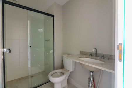 Banheiro de kitnet/studio para alugar com 1 quarto, 31m² em Butantã, São Paulo