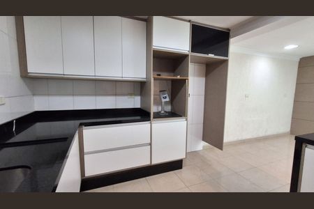 Casa à venda com 133m², 3 quartos e 2 vagasCozinha 