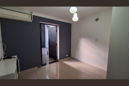 Casa à venda com 133m², 3 quartos e 2 vagasSuíte 2