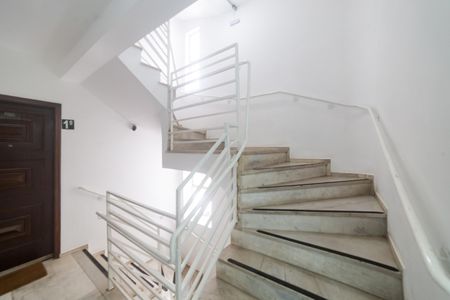 Apartamento à venda com 105m², 3 quartos e 1 vagaEscada