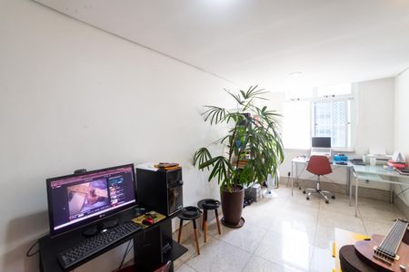 Apartamento à venda com 105m², 3 quartos e 1 vagaEscritório