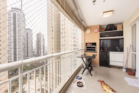 Apartamento à venda com 122m², 4 quartos e 2 vagas Apartamento à venda com 122m², 4 quartos e 2 vagasVaranda