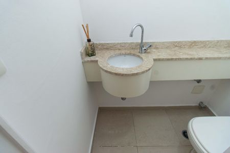 Lavabo de apartamento para alugar com 2 quartos, 100m² em Vila Mariana, São Paulo