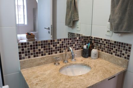 Apartamento à venda com 71m², 3 quartos e 2 vagasBanheiro da Suíte 1