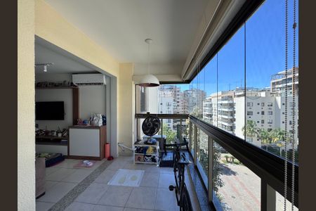 Apartamento para alugar com 211m², 3 quartos e 2 vagasSala / Varanda
