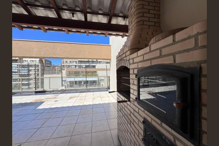 Apartamento para alugar com 211m², 3 quartos e 2 vagasTerraço