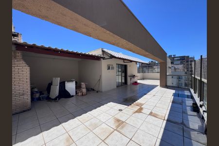 Apartamento para alugar com 211m², 3 quartos e 2 vagasTerraço