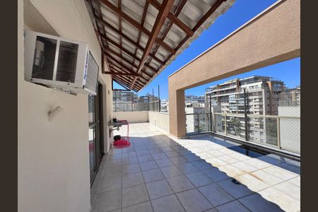 Apartamento para alugar com 211m², 3 quartos e 2 vagasTerraço