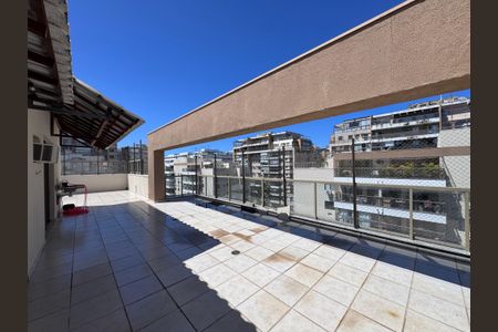 Apartamento para alugar com 211m², 3 quartos e 2 vagasTerraço