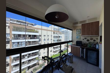 Apartamento para alugar com 211m², 3 quartos e 2 vagasVaranda