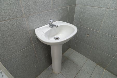 Banheiro Social de kitnet/studio para alugar com 1 quarto, 29m² em Bela Vista, São Paulo