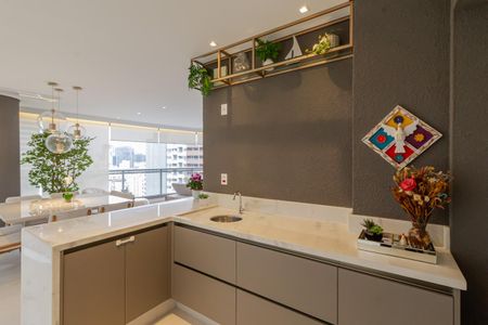 Apartamento à venda com 168m², 3 quartos e 3 vagas Apartamento à venda com 168m², 3 quartos e 3 vagasSala