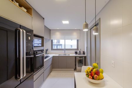 Apartamento à venda com 168m², 3 quartos e 3 vagas Apartamento à venda com 168m², 3 quartos e 3 vagasCozinha