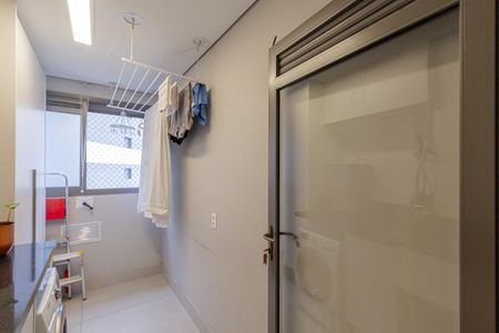 Apartamento à venda com 168m², 3 quartos e 3 vagas Apartamento à venda com 168m², 3 quartos e 3 vagasÁrea de Serviço