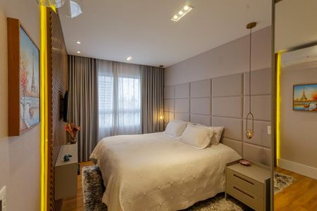 Apartamento à venda com 168m², 3 quartos e 3 vagas Apartamento à venda com 168m², 3 quartos e 3 vagasSuíte 2