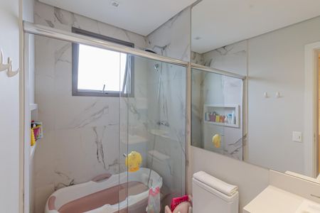 Apartamento à venda com 168m², 3 quartos e 3 vagas Apartamento à venda com 168m², 3 quartos e 3 vagasBanheiro da Suíte 1