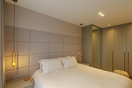 Apartamento à venda com 168m², 3 quartos e 3 vagas Apartamento à venda com 168m², 3 quartos e 3 vagasSuíte 2