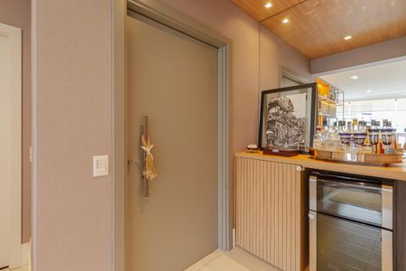 Apartamento à venda com 168m², 3 quartos e 3 vagas Apartamento à venda com 168m², 3 quartos e 3 vagasLavabo