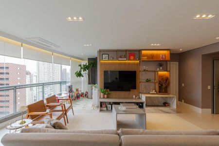 Apartamento à venda com 168m², 3 quartos e 3 vagas Apartamento à venda com 168m², 3 quartos e 3 vagasSala