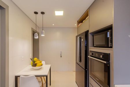 Apartamento à venda com 168m², 3 quartos e 3 vagas Apartamento à venda com 168m², 3 quartos e 3 vagasCozinha