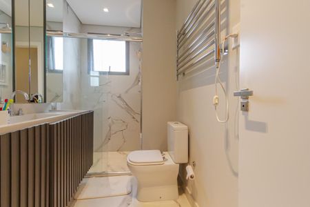 Apartamento à venda com 168m², 3 quartos e 3 vagas Apartamento à venda com 168m², 3 quartos e 3 vagasBanheiro da Suíte 2