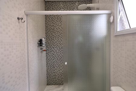 Casa de condomínio à venda com 140m², 3 quartos e 4 vagasBanheiro