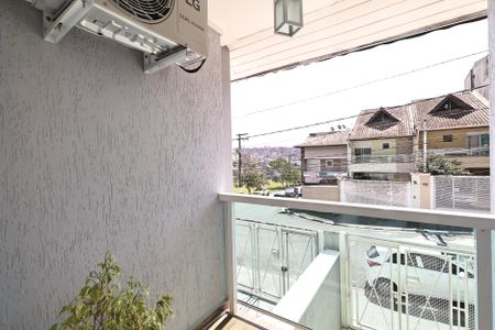 Casa de condomínio à venda com 140m², 3 quartos e 4 vagasSacada