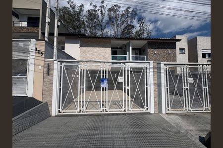 Casa de condomínio à venda com 140m², 3 quartos e 4 vagasFachada + plaquinha