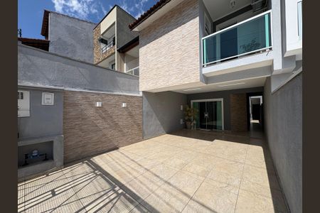 Casa de condomínio à venda com 140m², 3 quartos e 4 vagasGaragem