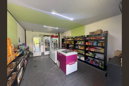 Casa de condomínio à venda com 140m², 3 quartos e 4 vagasMercadinho