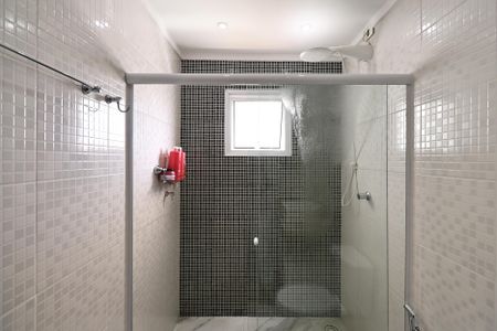 Casa de condomínio à venda com 140m², 3 quartos e 4 vagasBanheiro da suíte